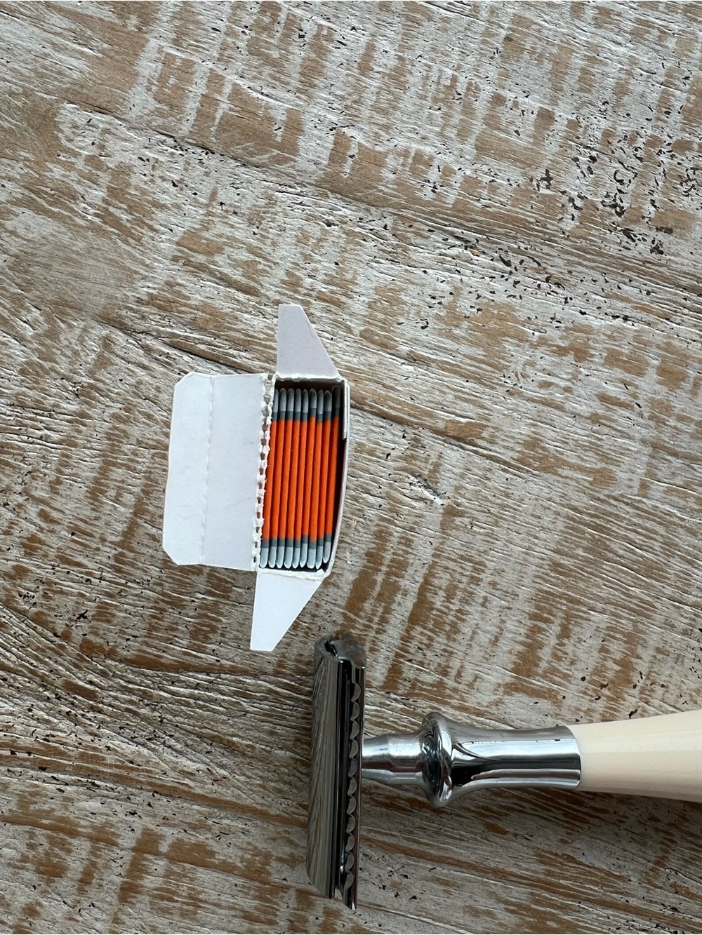 Aesop Double-Edge Razor - Picture 4 of 8